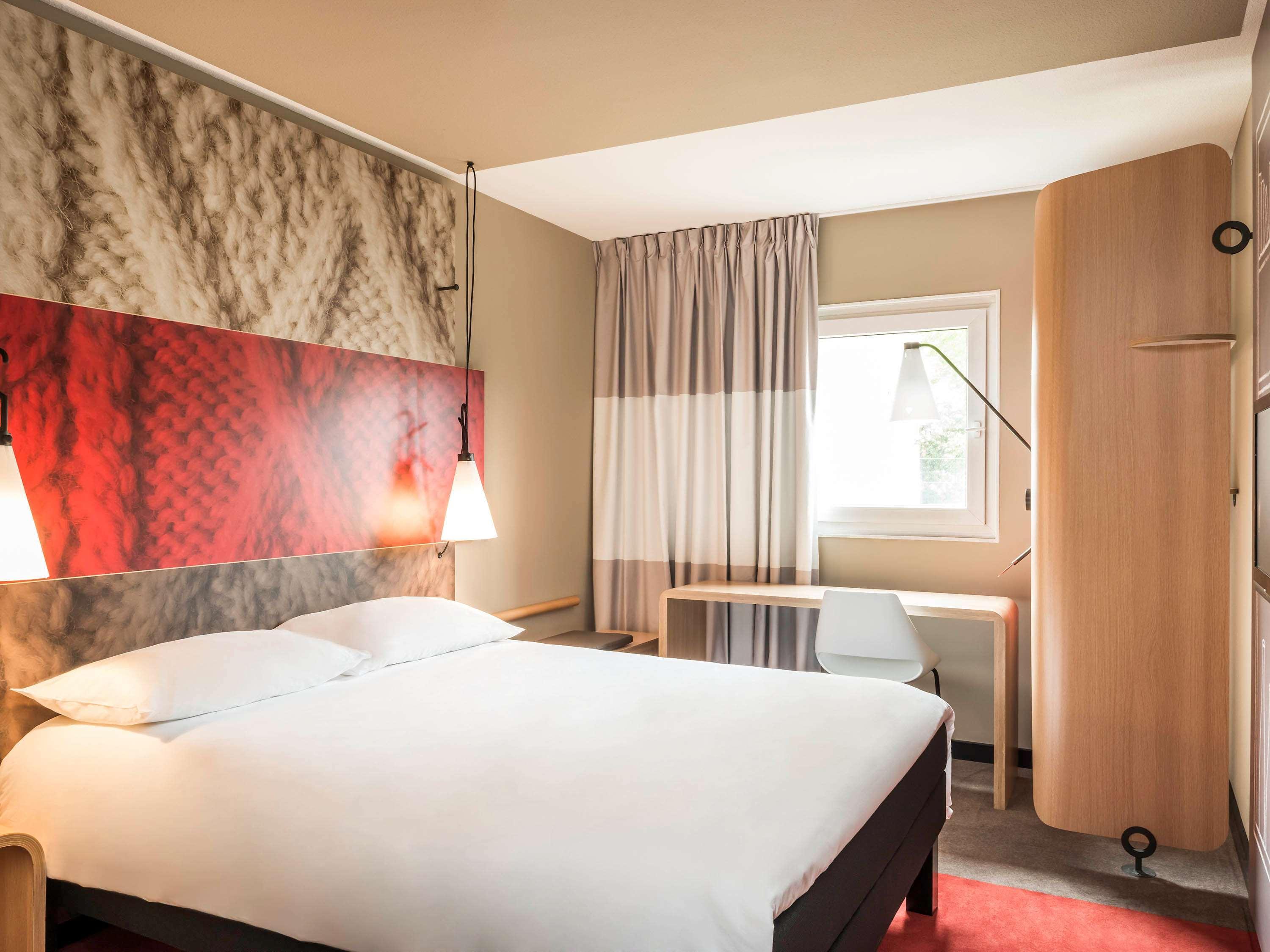 Ibis Saint Quentin En Yvelines - Velodrome Hotel Montigny-le-Bretonneux Ngoại thất bức ảnh